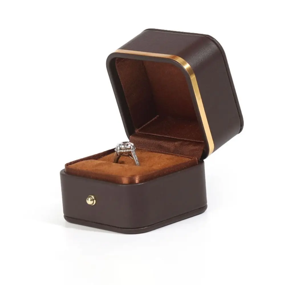 Pudełko na pierścionek z ekosk – Bar Cart Gold recenzja i cena